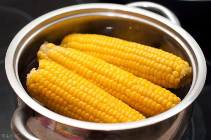 Do not cook corn in a pot under clear water, 