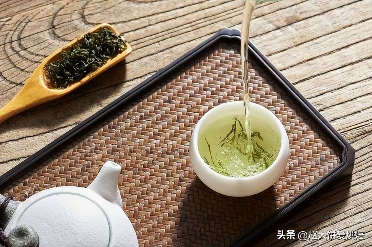 What is the difference between black tea and green tea?Expert The