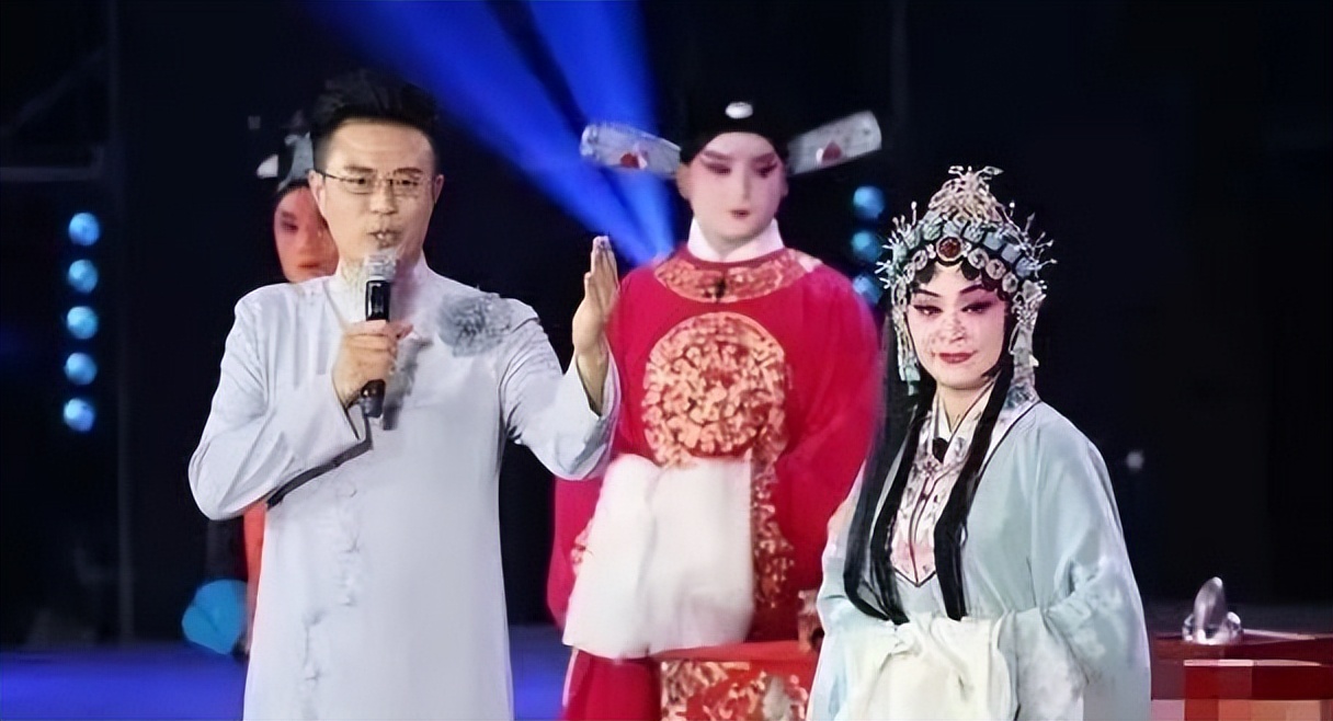 Host Bai Yansheng: married a disabled wife who was paralyzed, gave ...