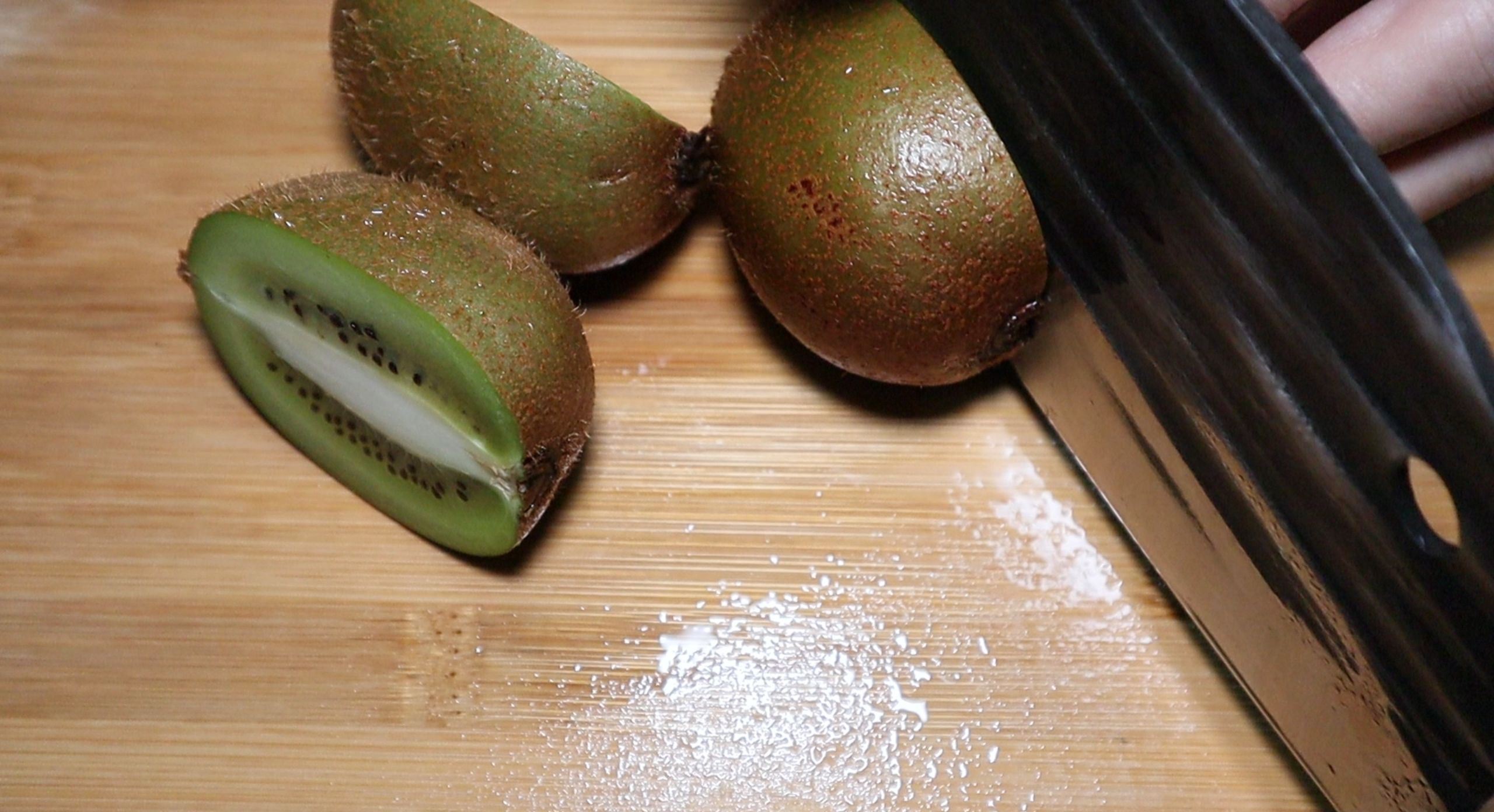 In the middle of July 21st, use lotus root with kiwi fruit, one for