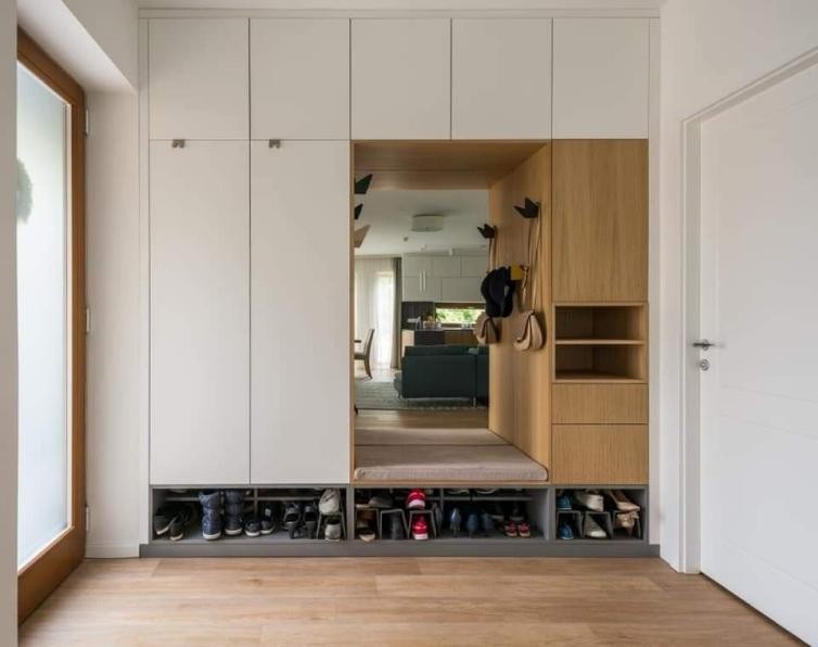 Nowadays, the entrance cabinet is decorated, and 9 out of 10 have the ...