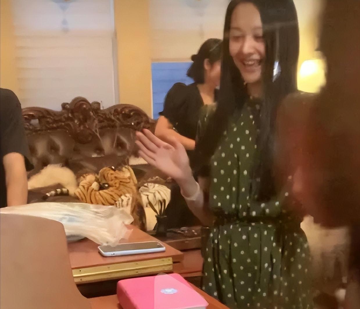 What happened to Zheng Shuang?Zheng Shuang's latest and accurate news(01)