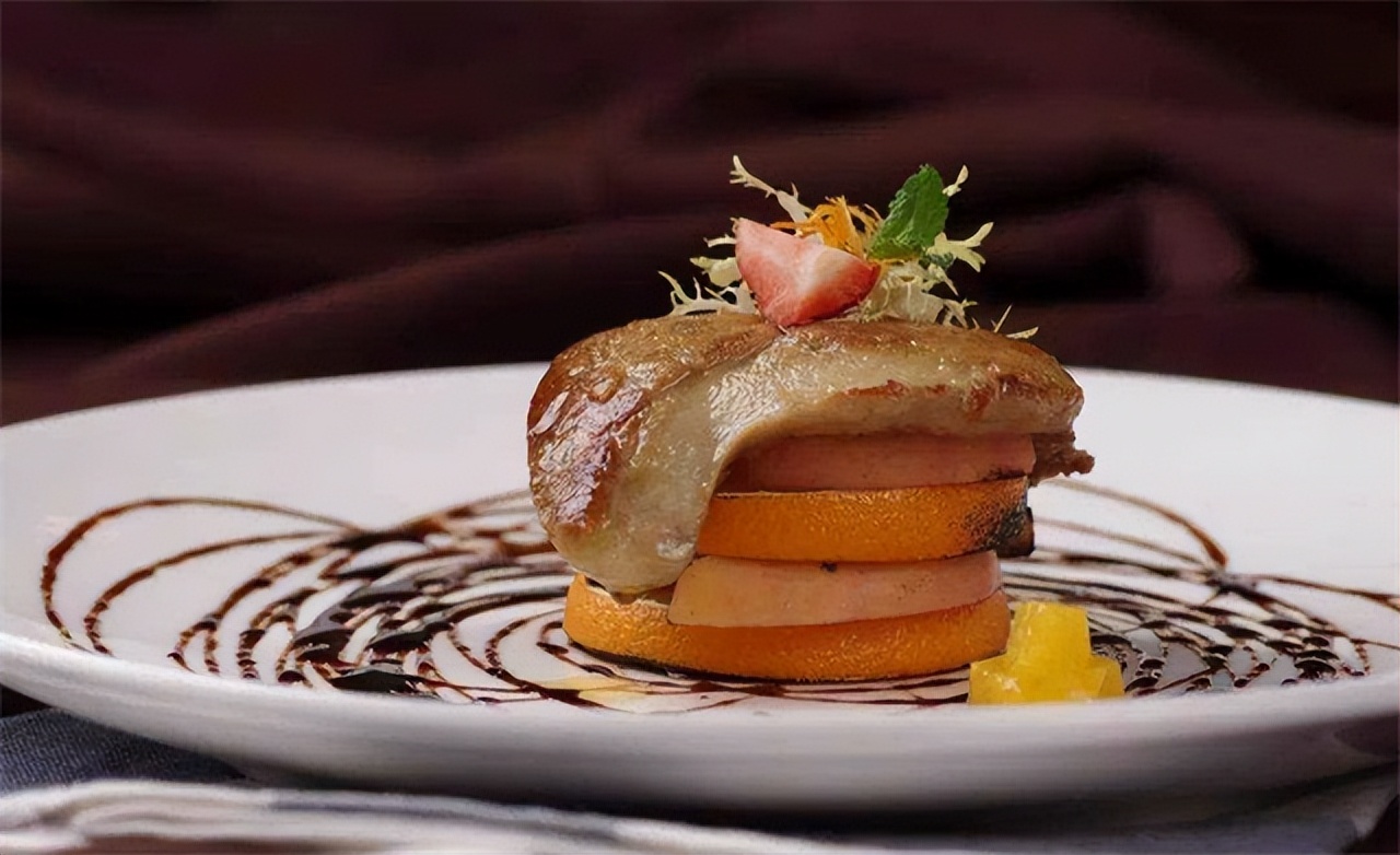 How cruel is the production process of the top French delicacy foie