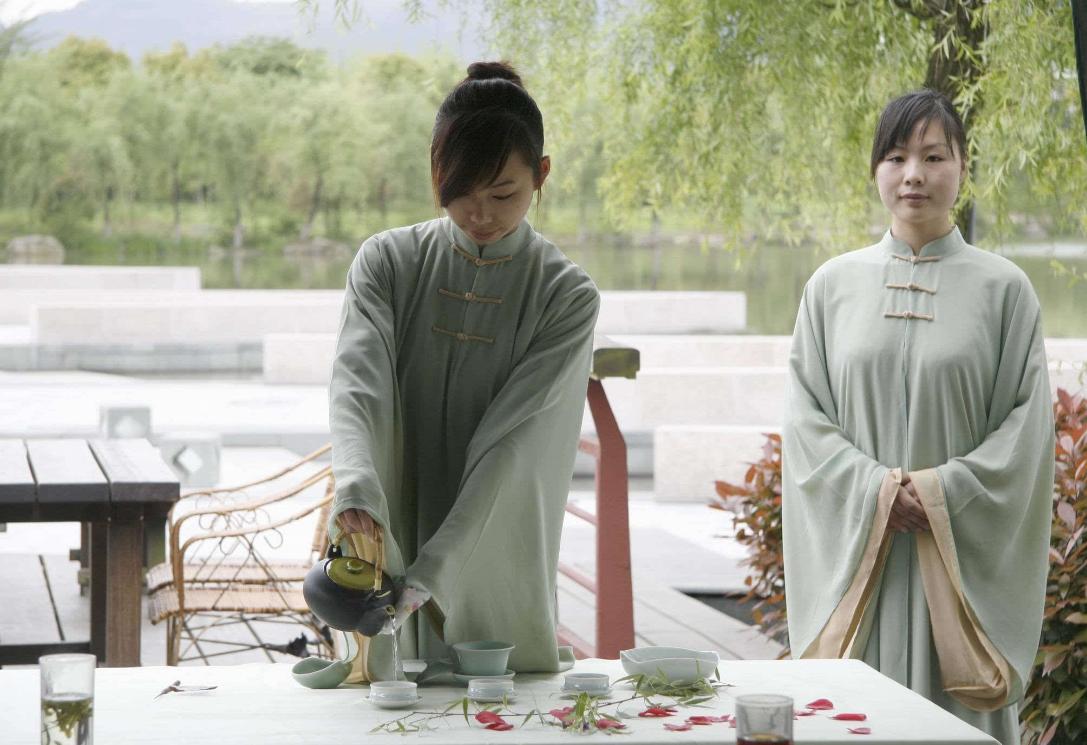 The ideological connotation and contemporary value of tea drinking