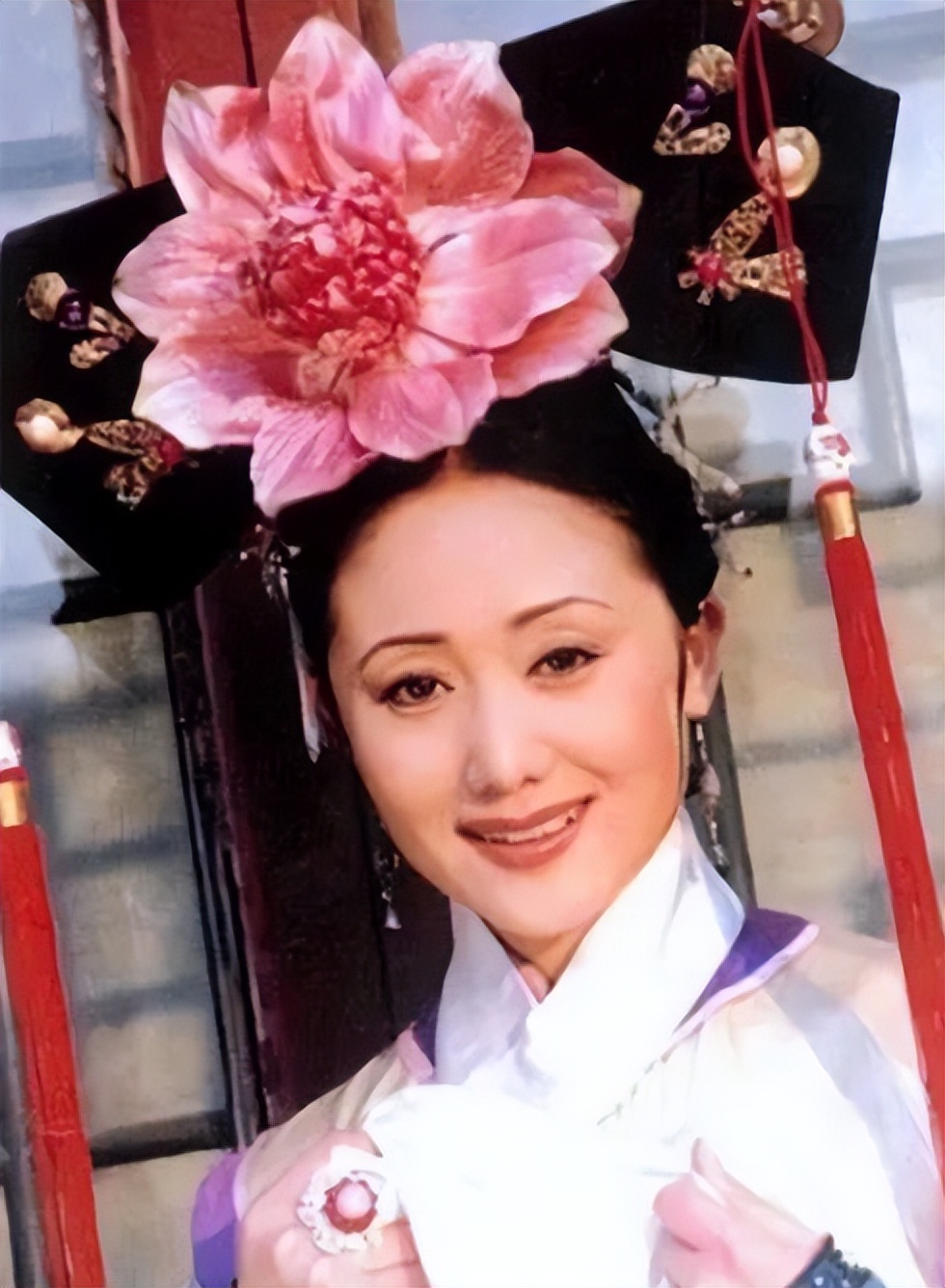 Empress Consort Ling Don't be fooled by my tenderness, I'm actually a sexy femme fatale iNEWS