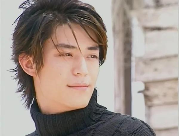 How handsome is Wallace Huo in 