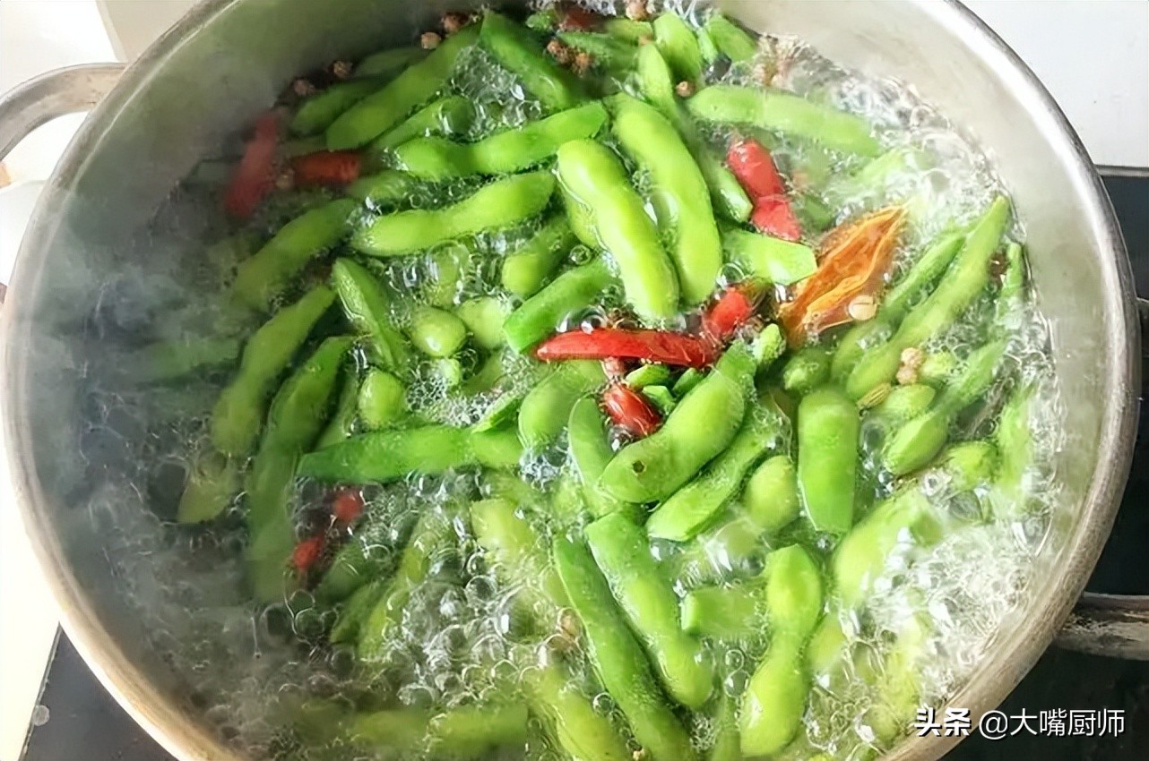Boiled edamame, it is best not to cook it directly, it will turn yellow and tasteless!4 tips to