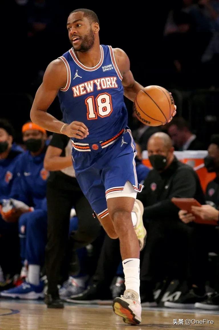 Knicks and Pistons trade official Knicks trade Noel and Burks to
