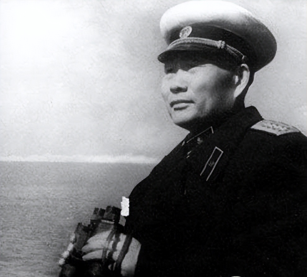 The Four Field Army has four major corps commanders, who ranks first ...