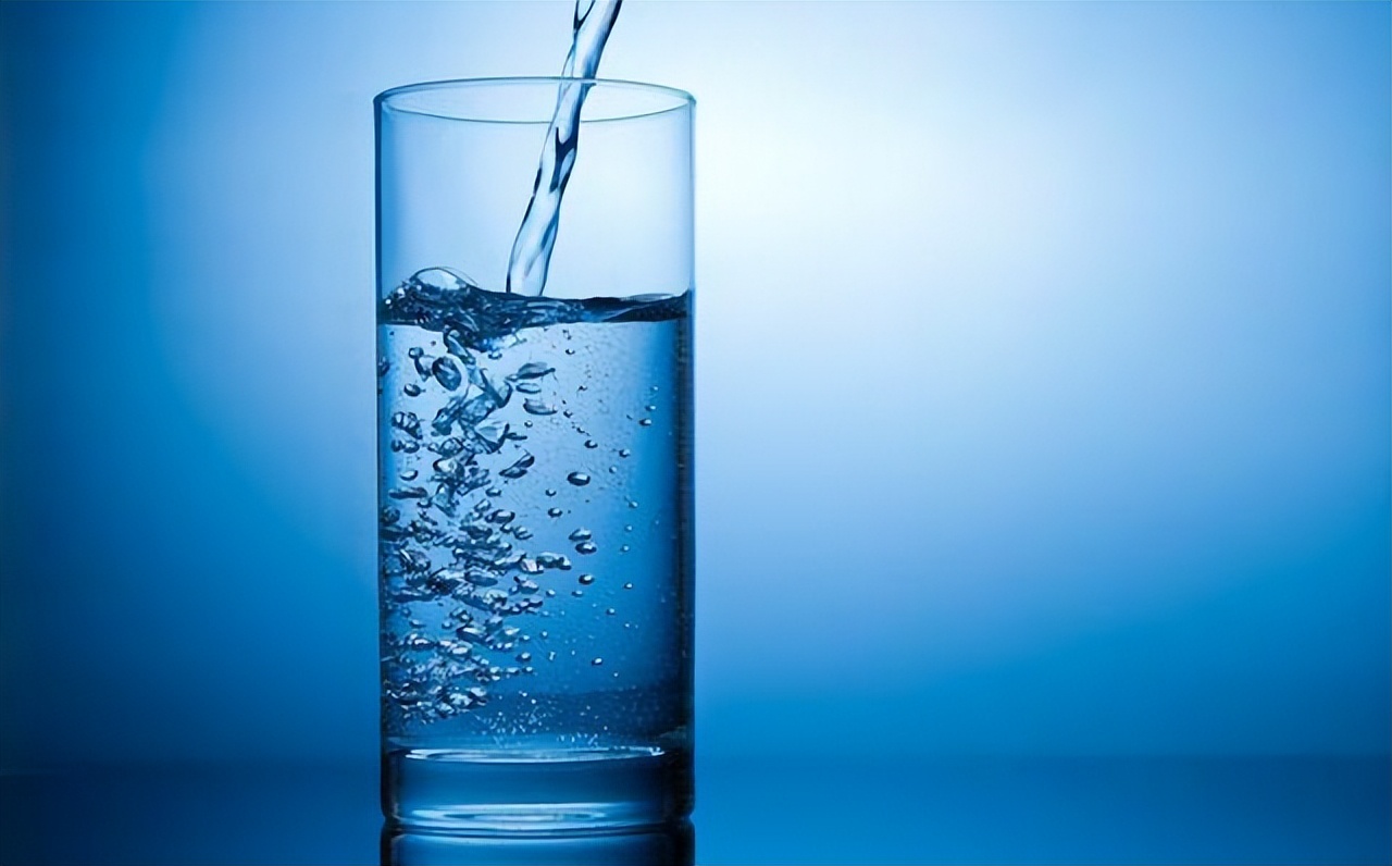 Diabetics, should they "drink more water" or "drink less water"?The