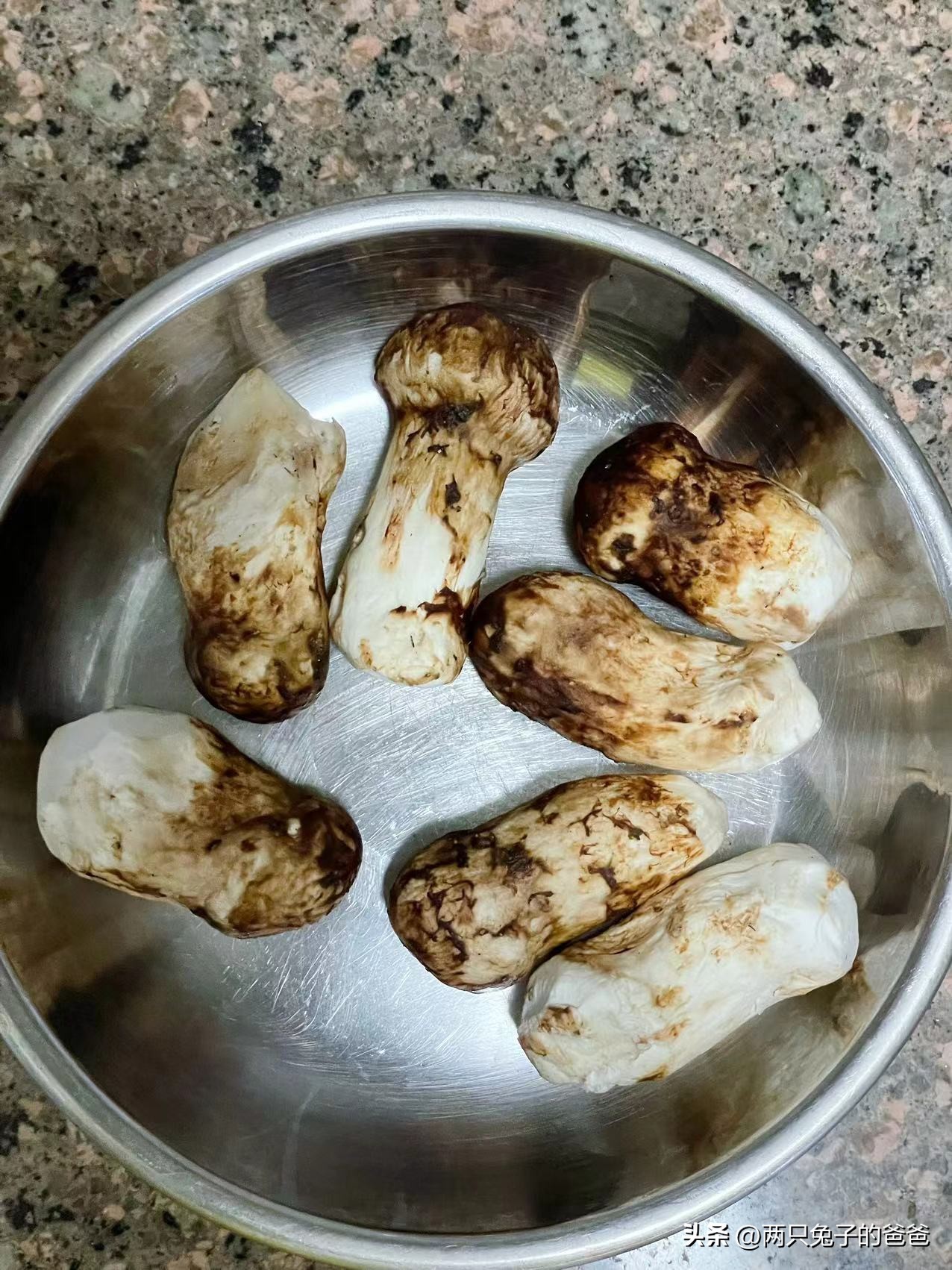 [Delicious home cooking] Matsutake chicken soup, nourishing in autumn