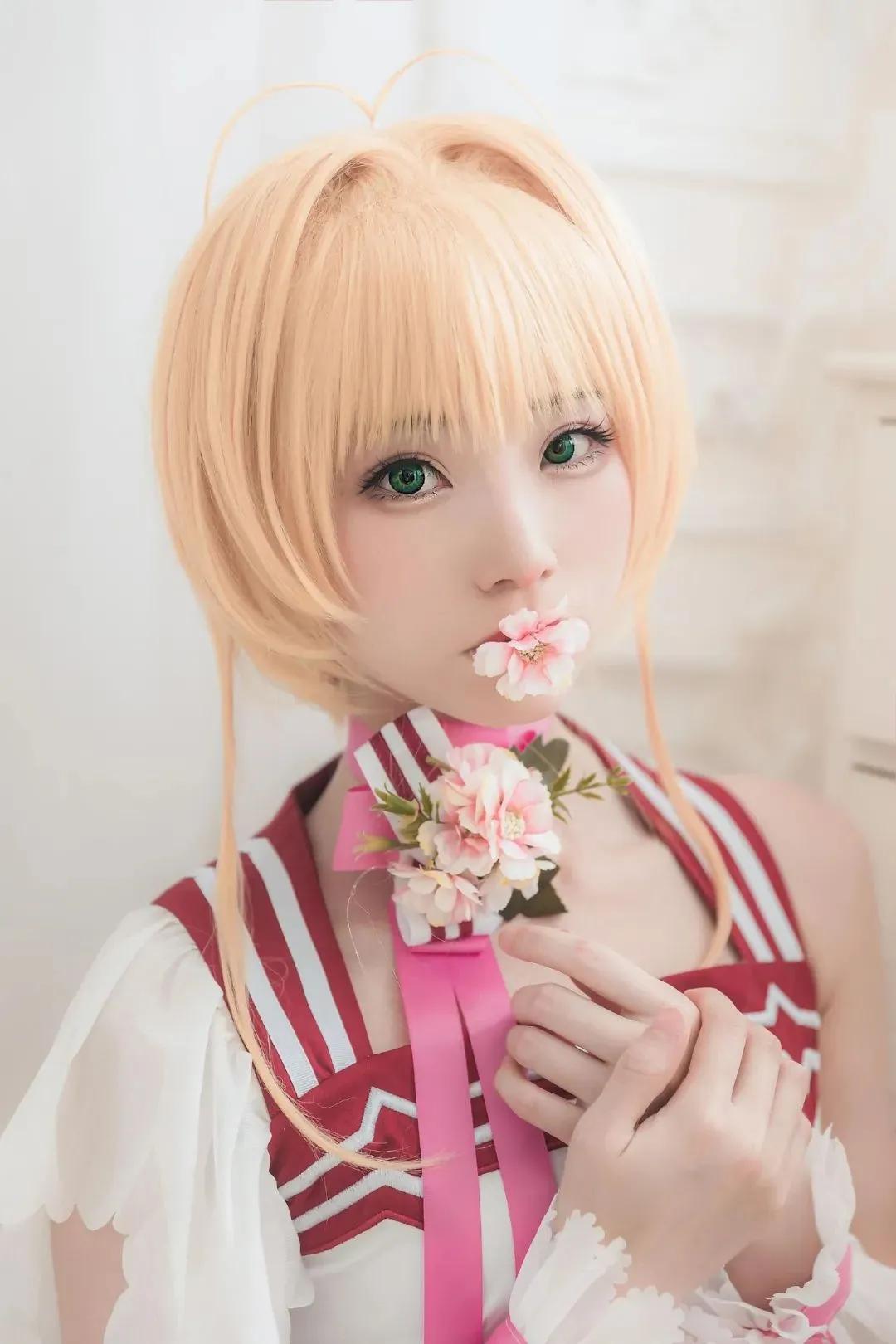 Sakura cosplay - iNEWS