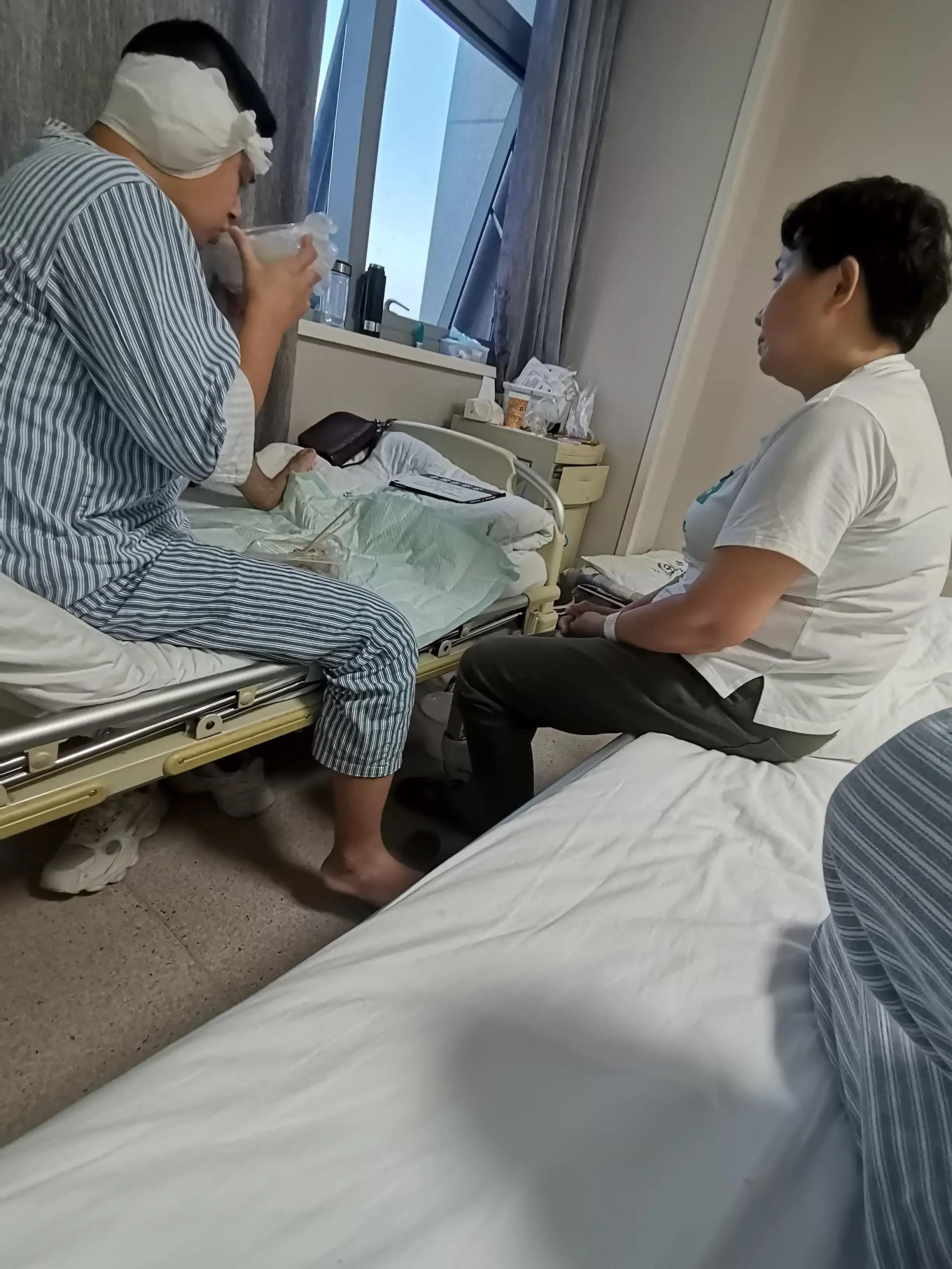 What does it feel like to be hospitalized and have surgery alone?Day 9