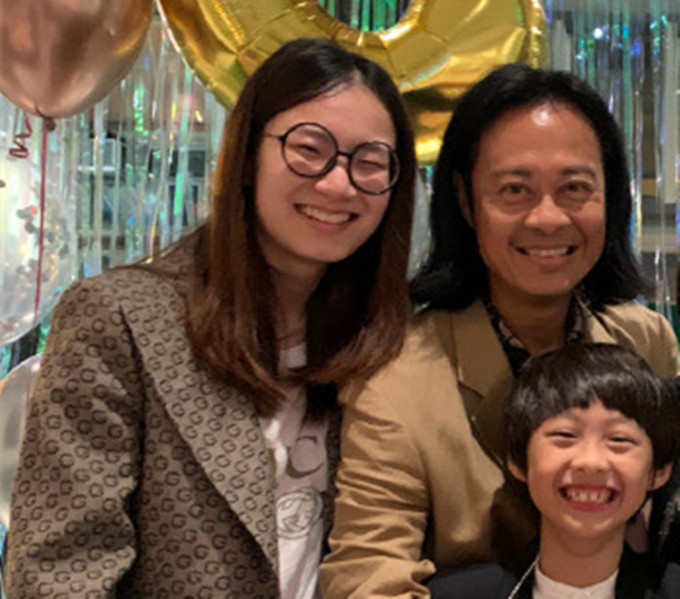 The grasshopper group Cai Yizhi celebrated her stepdaughter's birthday ...