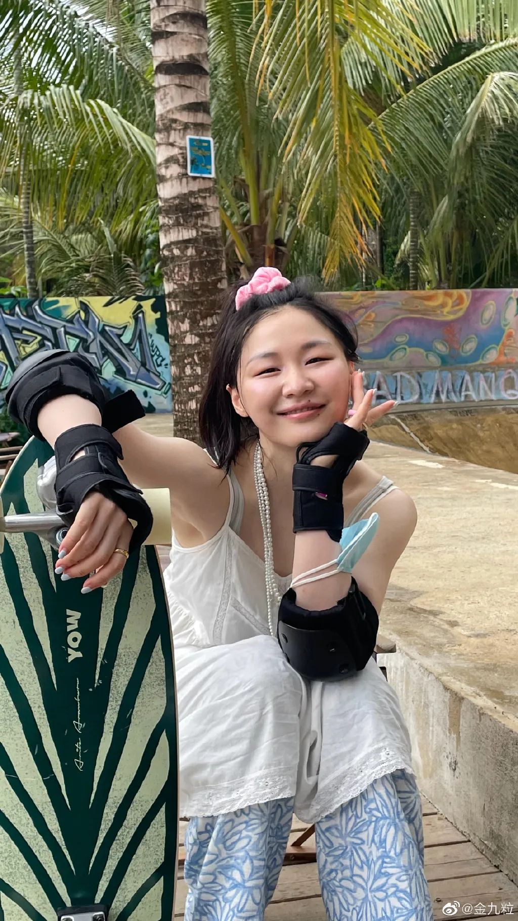 Jin Jing distanced himself from the first brother of the live broadcast