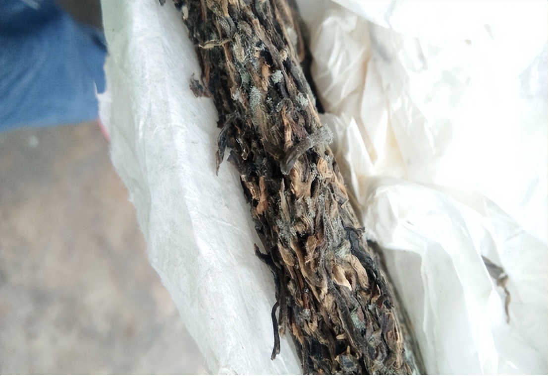 A large amount of cooking oil has been detected to be more than 20