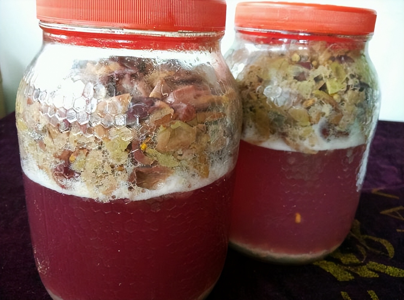 Use the 38year old woman's secret tricks to teach you how to make wine