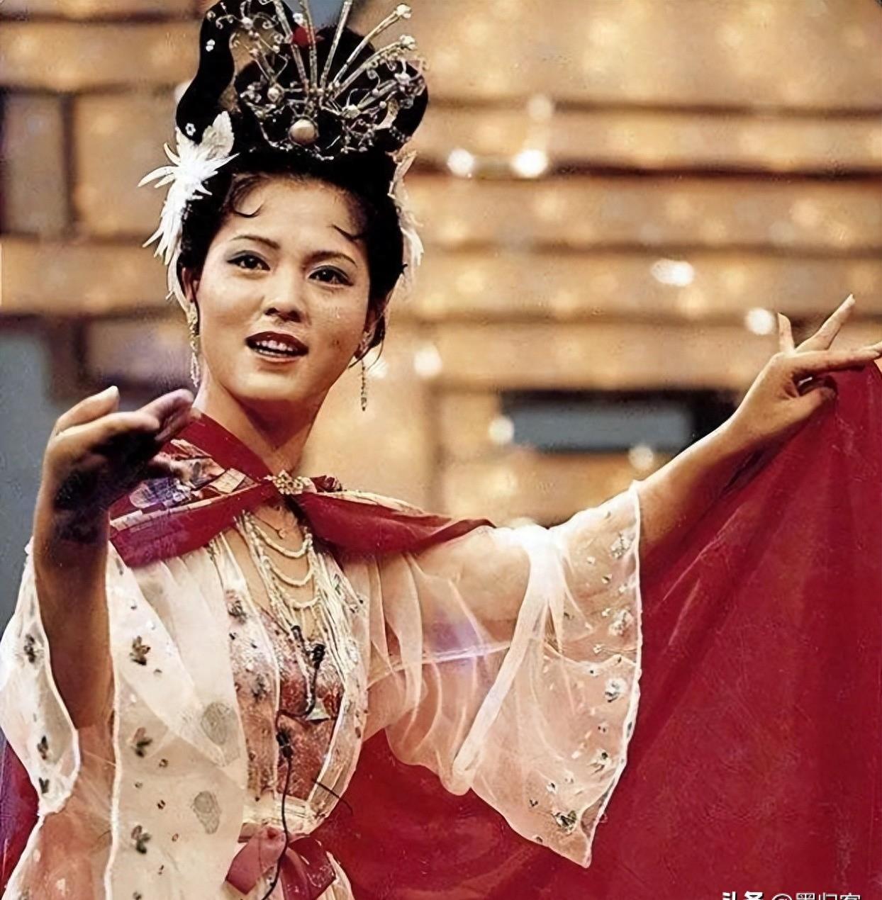 There were two people in the 1987 version of "Dream of Red Mansions