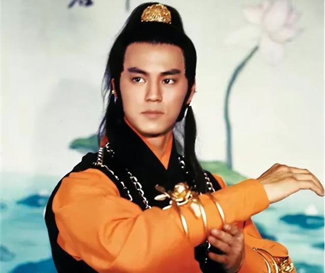 Lin Xiaofeng posted a family portrait, 76-year-old uncle Di Longhan ...