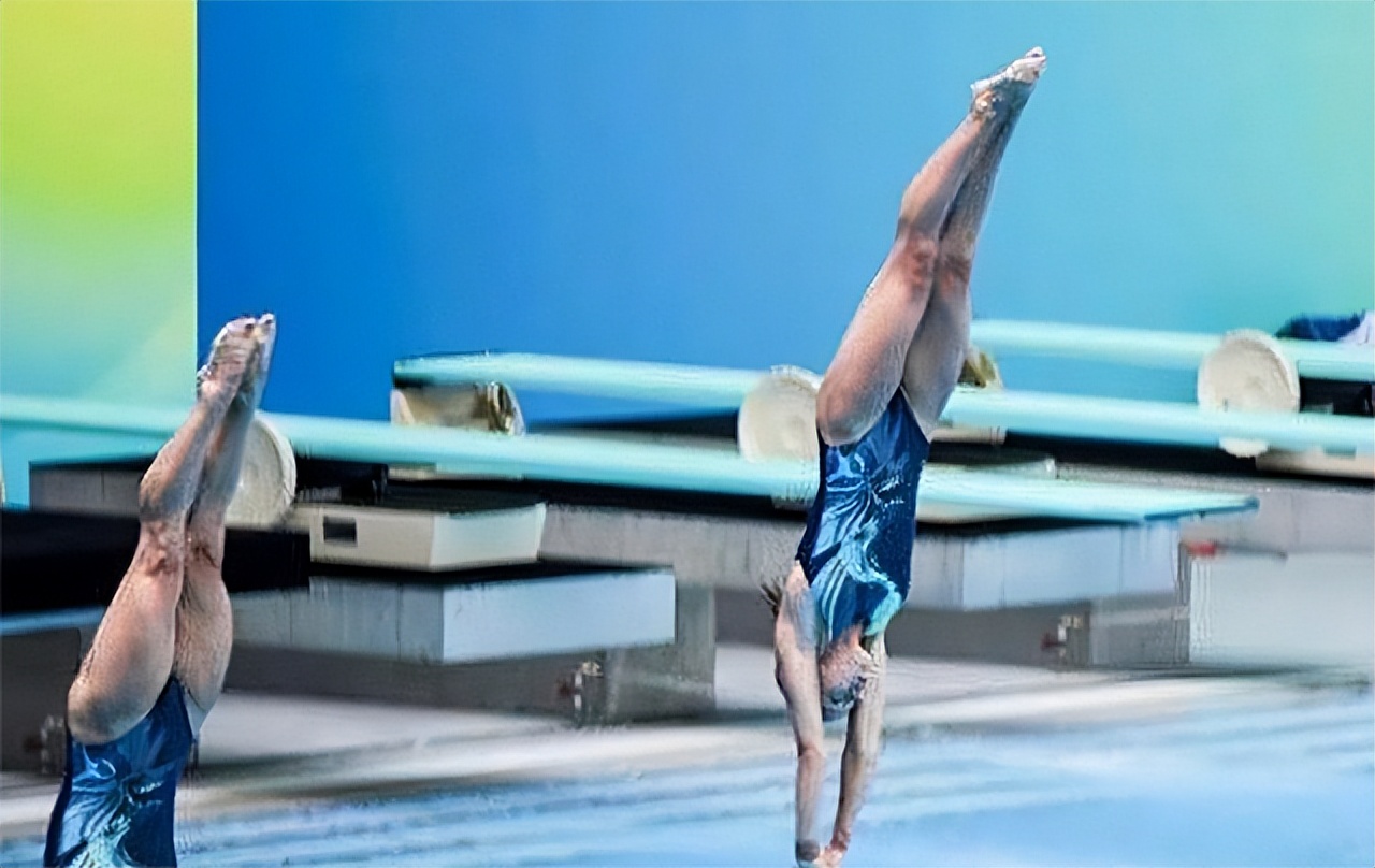 The Unspeakable Secrets of Female Divers!Shaving before the game is not