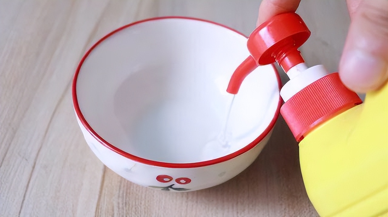 What can be added to dish soap to kill mosquitoes? Dishwashing liquid + sugar, another trick to