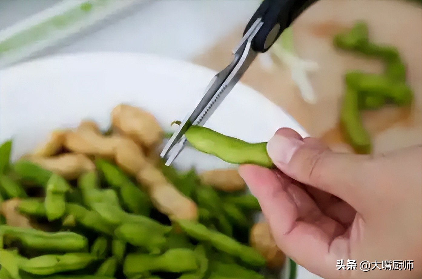 Boiled edamame, it is best not to cook it directly, it will turn yellow and tasteless!4 tips to