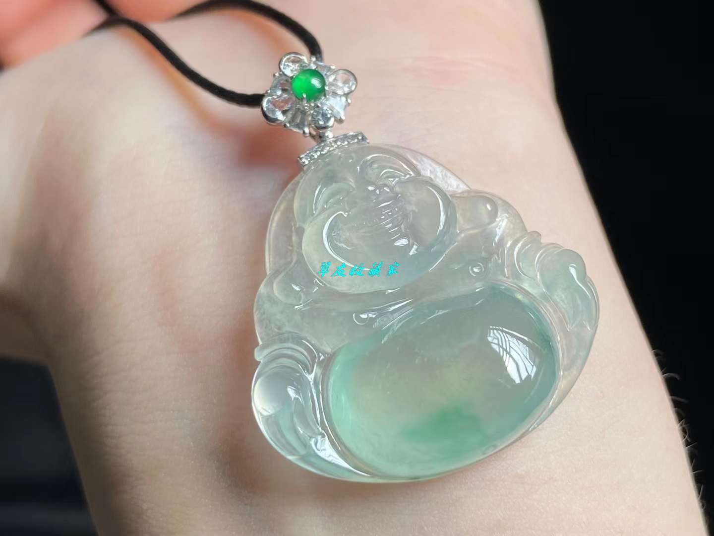 What are the benefits of wearing jade for women? You will know after