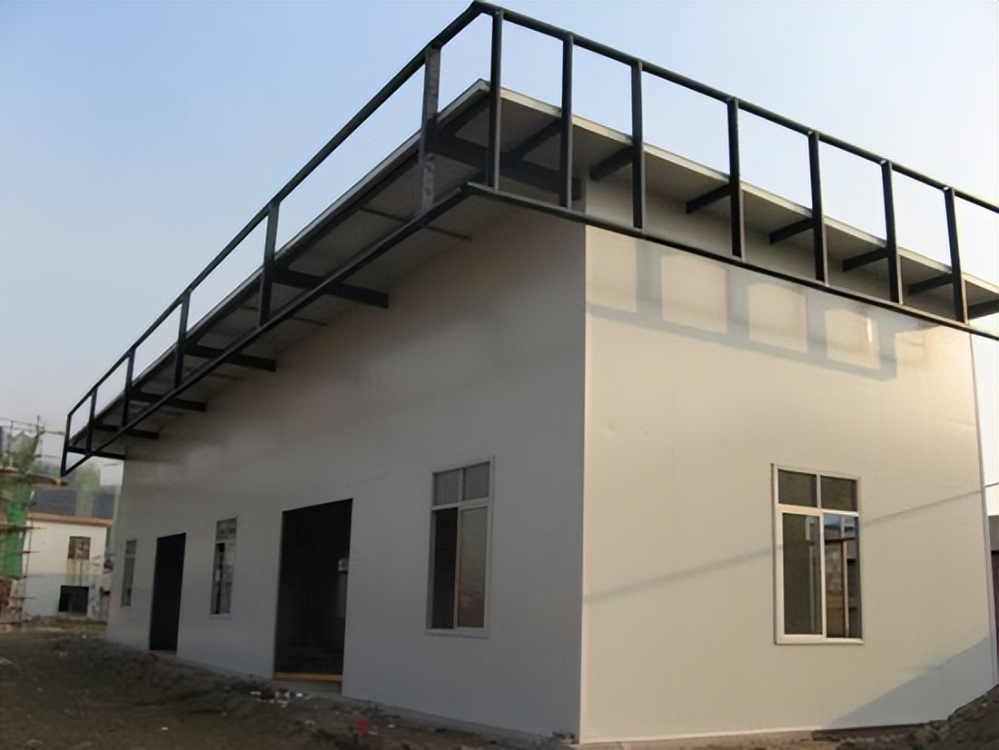 What to do if the exterior wall leaks when it rains? Quick Fix Revealed