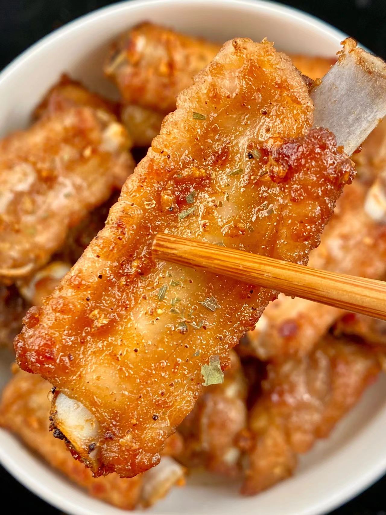 Salt and pepper pork ribs with a mouthwatering taste will satisfy your