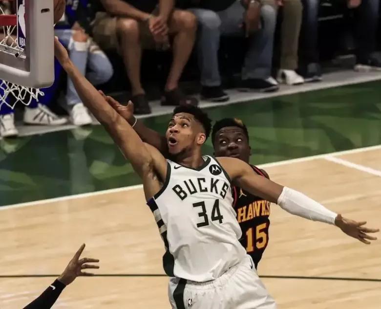 NBA Eagles VS Bucks iNEWS