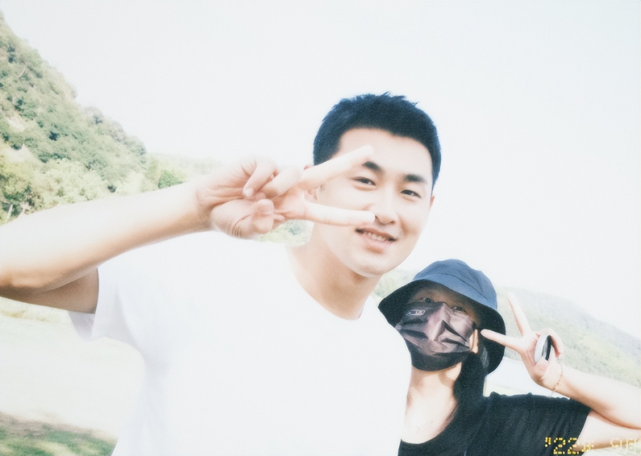 Wang Yanlin only slept for three hours a night. After finishing work