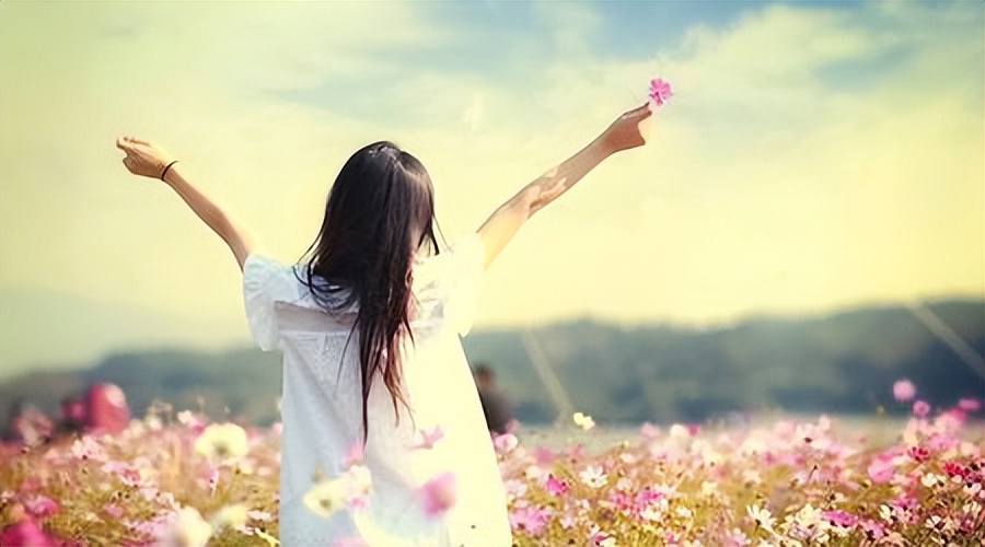 女人要坚强生活的句子简短