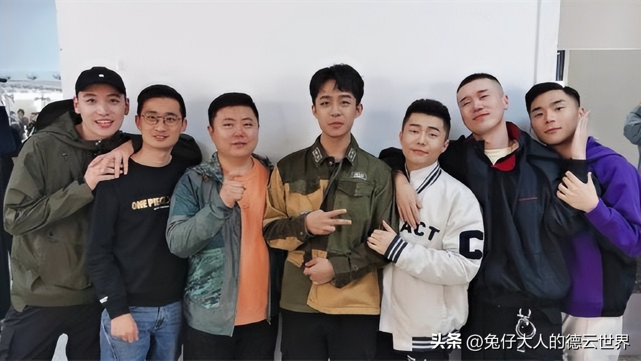 Zhang Jiuling of Deyun Society posted photos of the dinner party ...