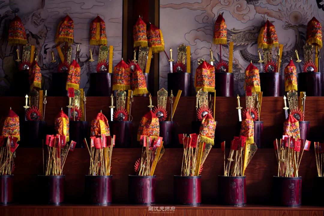 Taoist priests exorcise demons, why use peach wood swords? - iNEWS