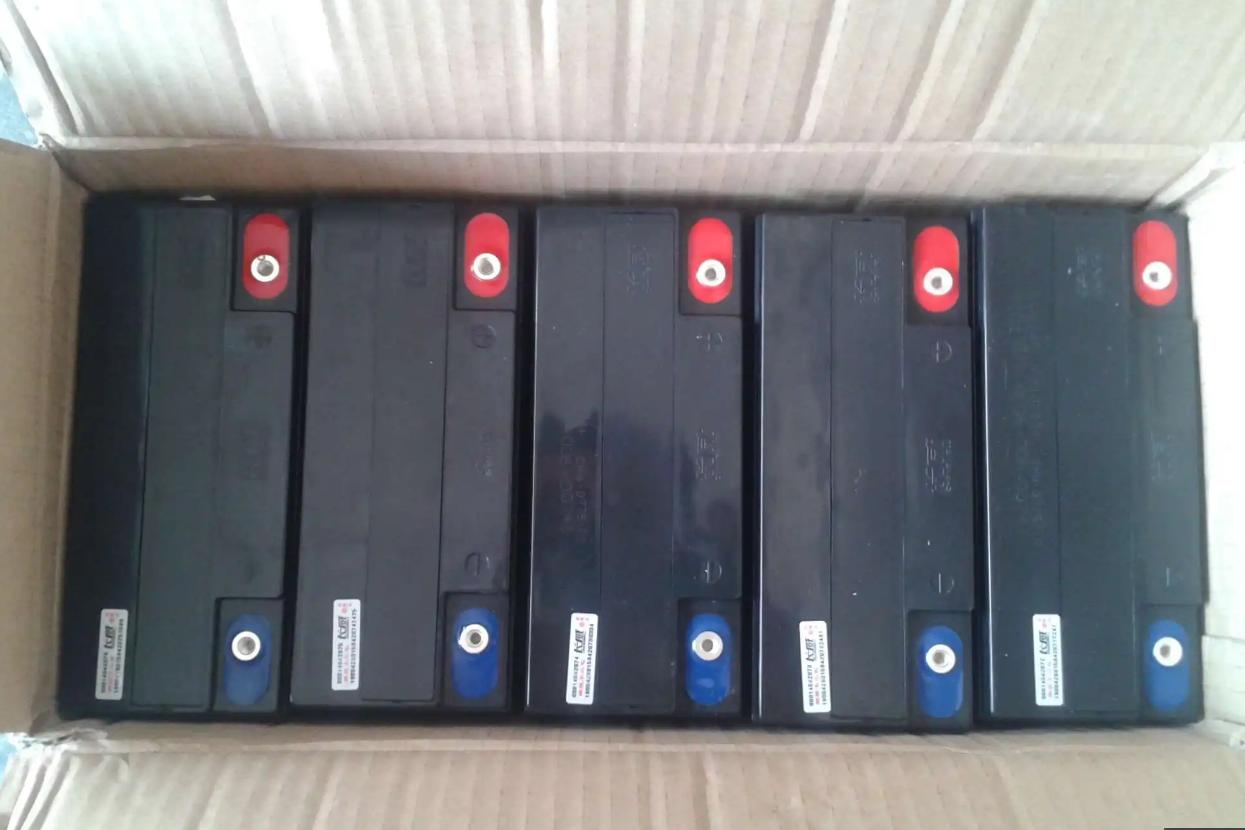 The electric car loses power very quickly when it is started. Do I need