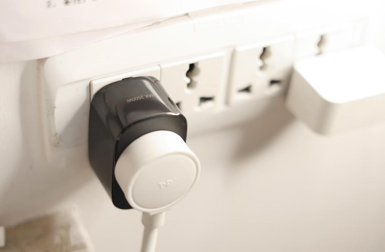 This socket is so amazing, it not only can turn traditional sockets