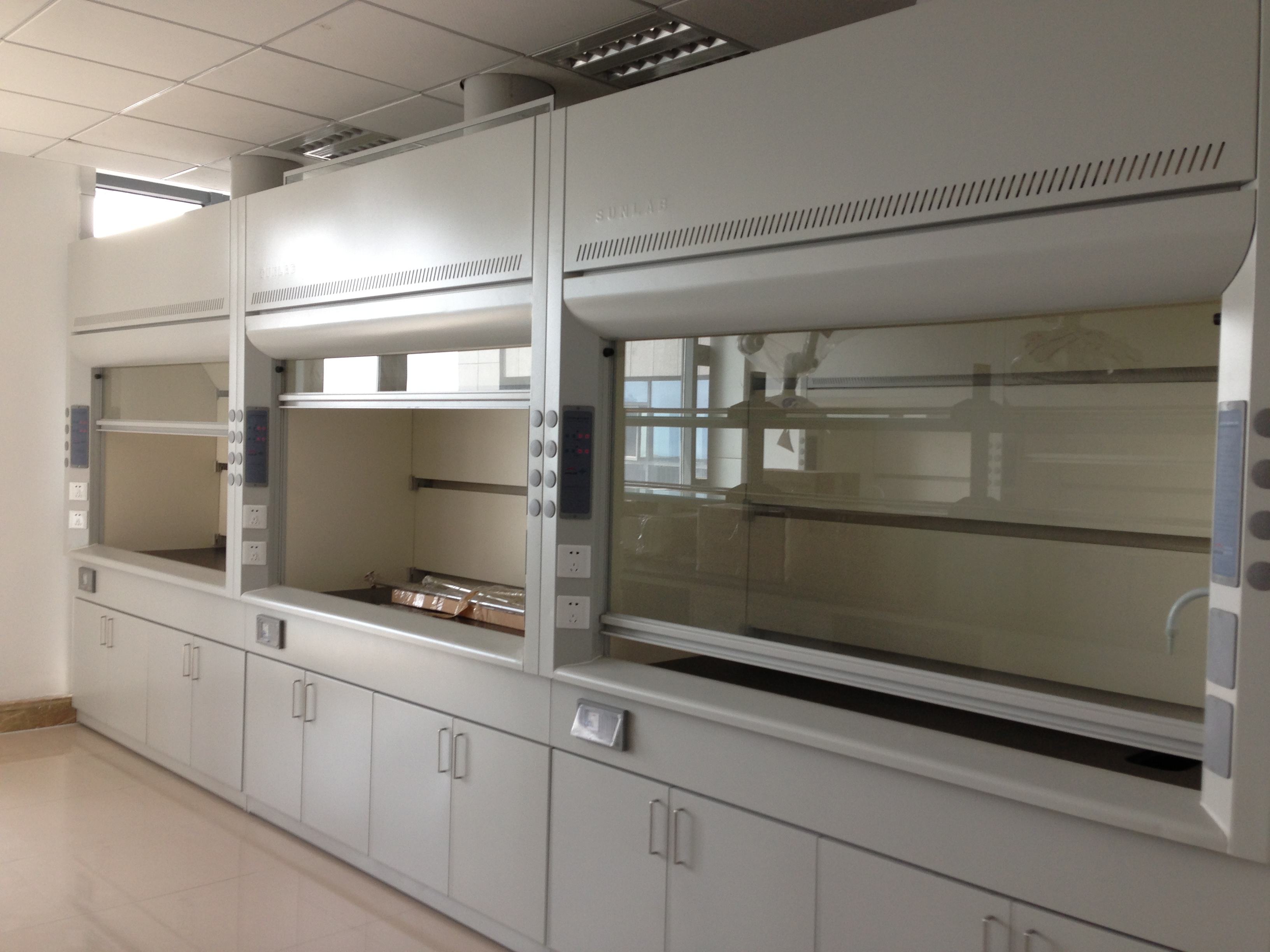 What are the advantages of custom fume hoods? You often don't know iNEWS
