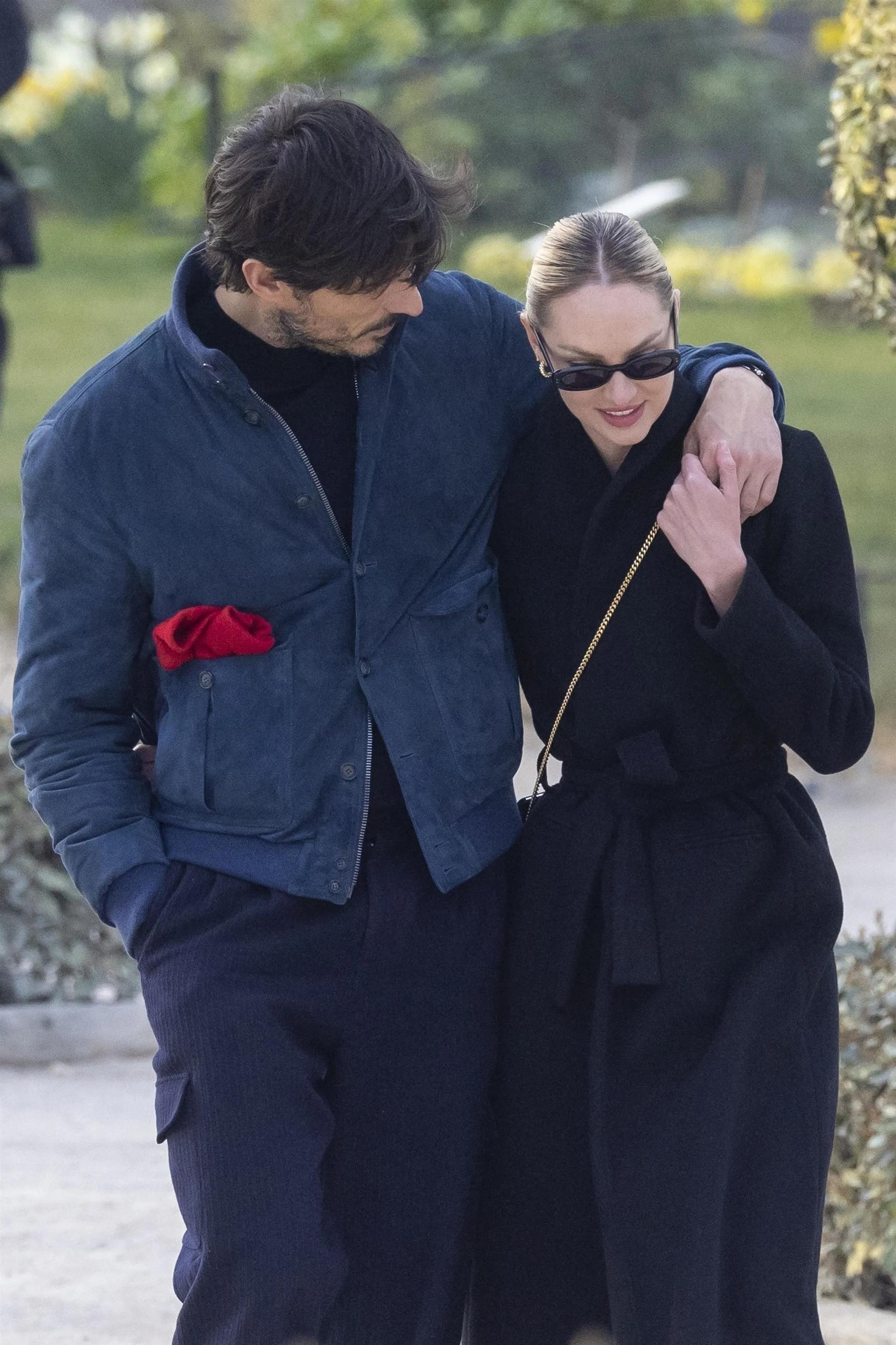 Handsome and beautiful!Sugar Candice Swanepoel and her new boyfriend