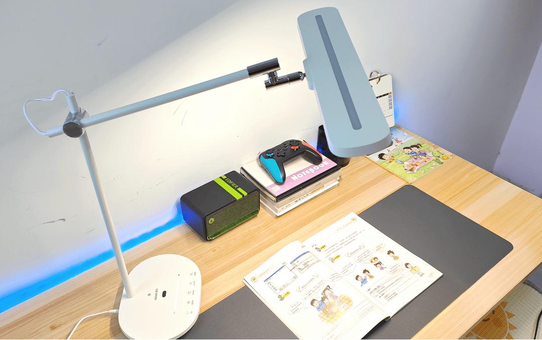 Are eye protection lights useful? Inventory of eye protection table