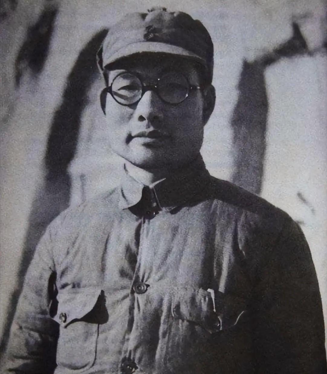 58年粟裕落難，事後楚青回憶起這段日子落淚：當時鬼都不上我家門 - 資訊咖