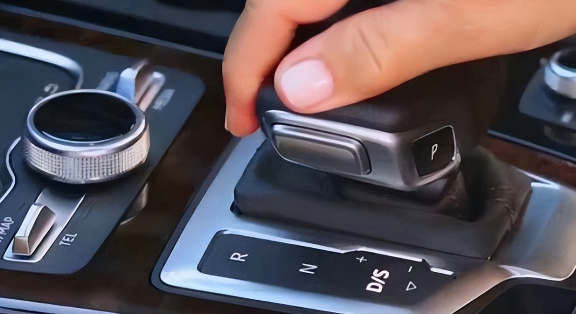 Novice on the road Why does the automatic transmission car not turn