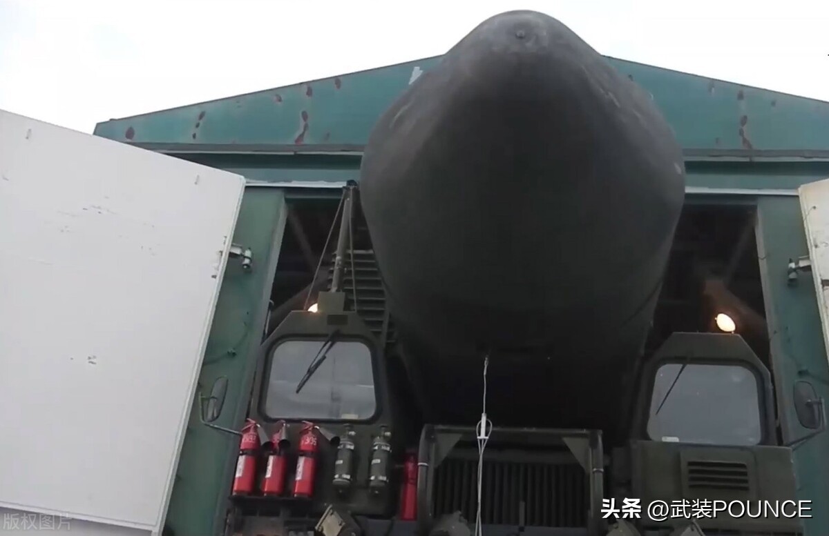 Can't the shape of the missiles carried by fighter jets be designed to