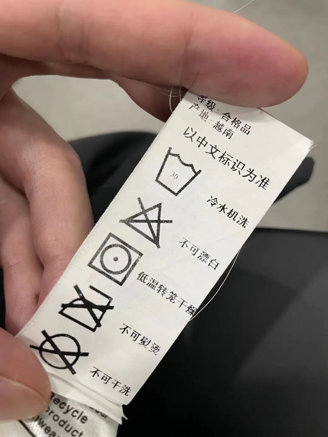 How to wash down jacket after wearing it all winter? First of all, do