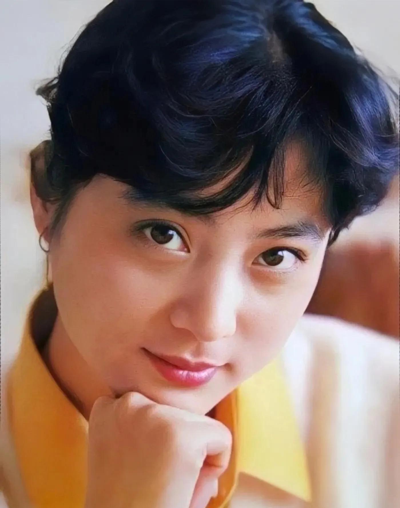 Li Lingyu: She was a sweet girl when she was young, but now she is in ...