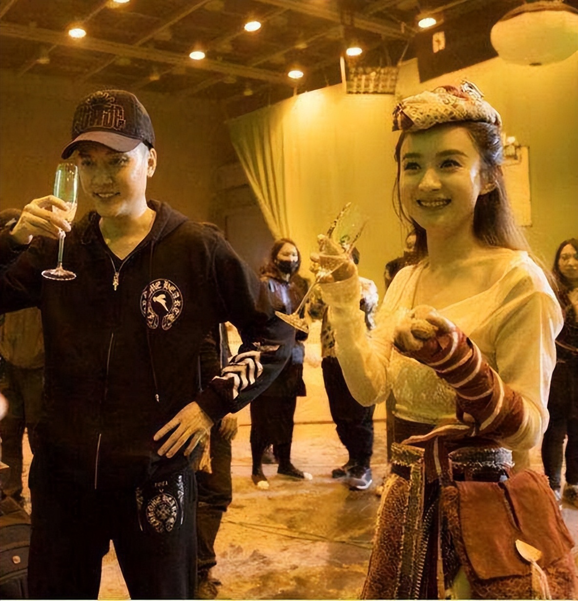 Zhao Liying and Feng Shaofeng are rarely in the same frame. Pay ...