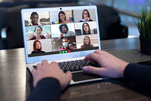 How to interact online and offline during the live broadcast of ...