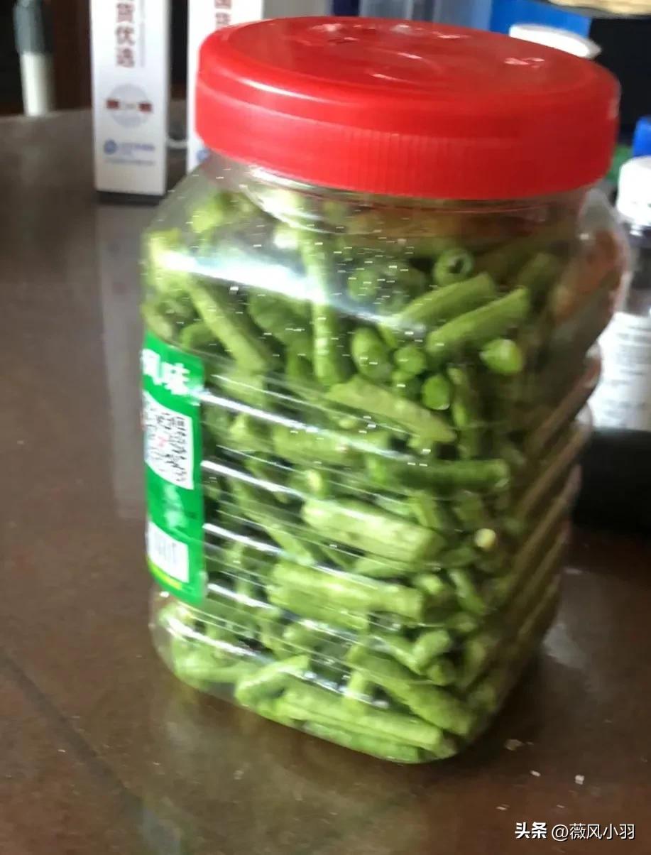 Bean season. Learn from your mother and make sour beans. living