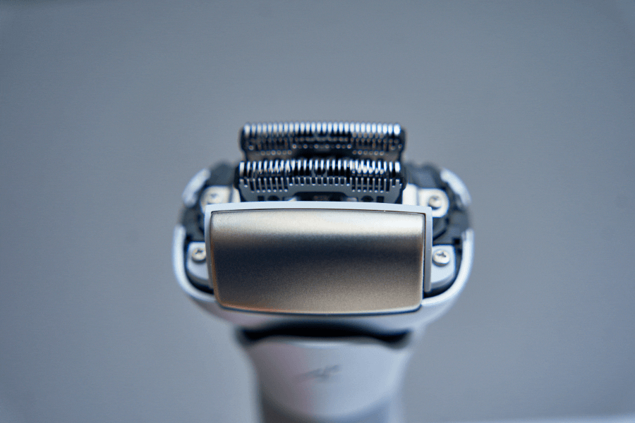 Girlfriend uses my razor too? 
