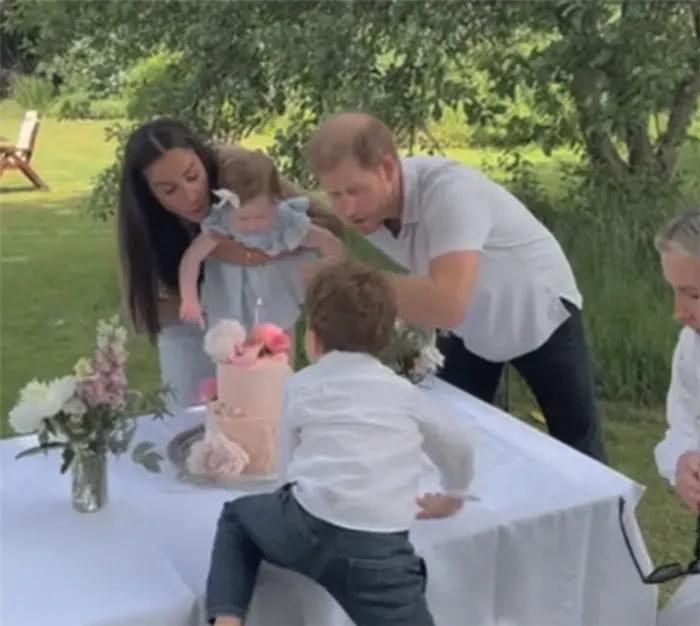 Lily Bett, the cutest star of the Harry and Meghan documentary! - iMedia