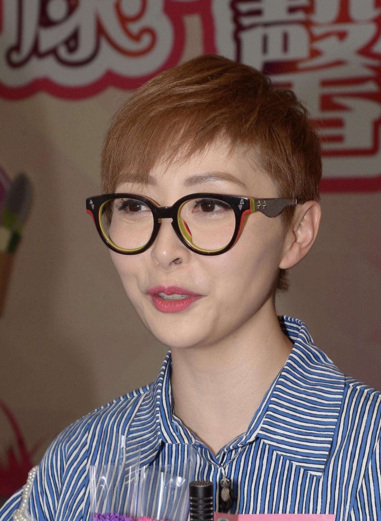 TVB artist Qian Jiale hits the neighborhood?His wife, Tang Yingying ...